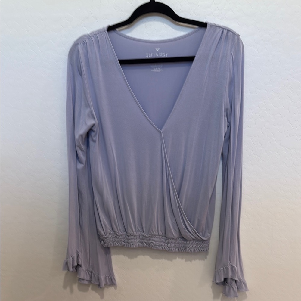 American Eagle Outfitters Purple Blouse is Flattering , light for the summer - Picture 1 of 4